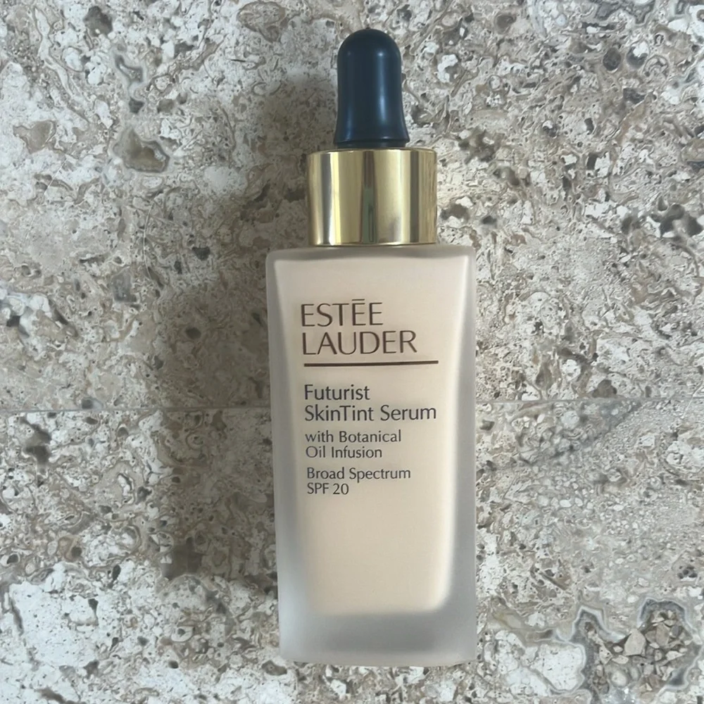 NIB Estee Lauder Futurist SkinTint Serum Foundation SPF 20 BONE 1W1